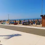아파트 Seaside Deluxe For Long Term Durrës